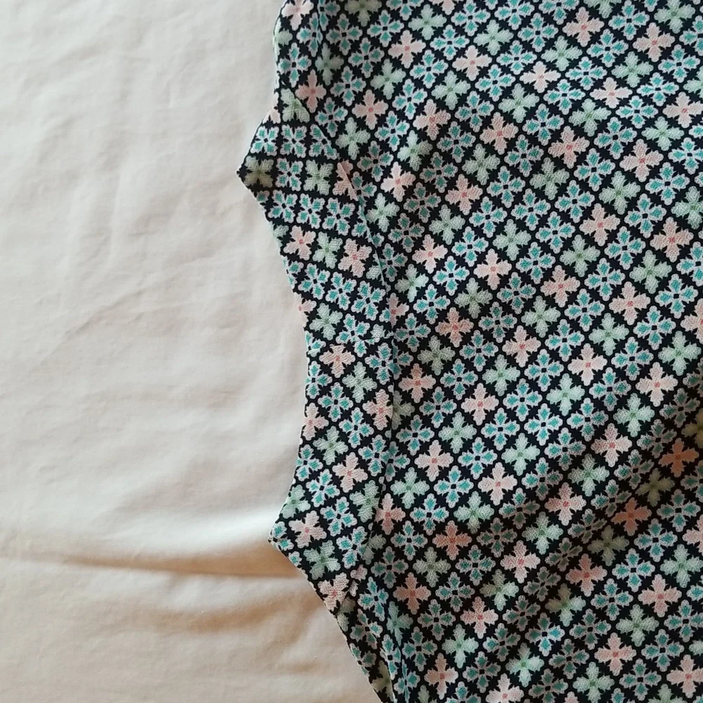 Talbots Blue, Green, and Pink Sleeveless Patterned Top, Size M, Worn Twice - Picture 7 of 8